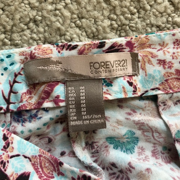 Flower patterned shorts - Picture 2 of 2